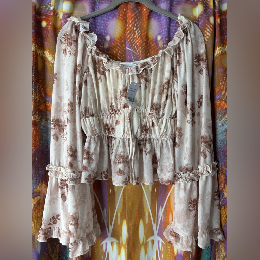 Floral Ruffled Blouse ✨ NWT